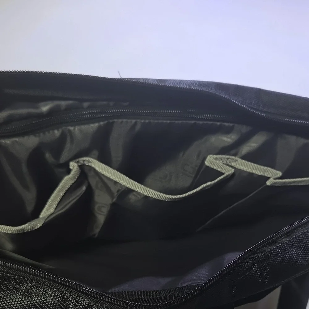 OGIO Classification 03507 Black Nylon Messenger Bag Padded Fits 15